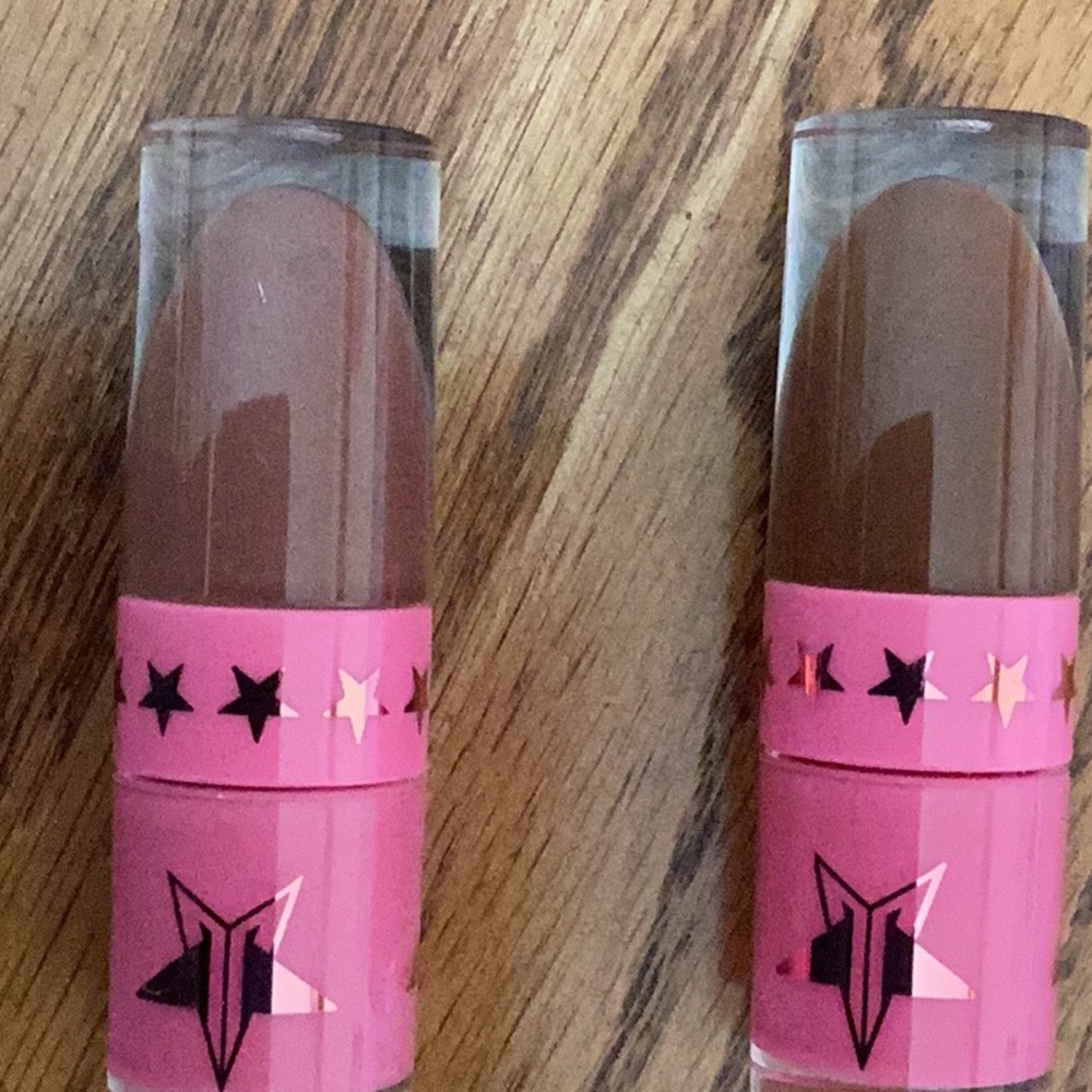 Jeffree Star matte lipstick.  Two brown neutrals. Family Jewels and Top Shelf.